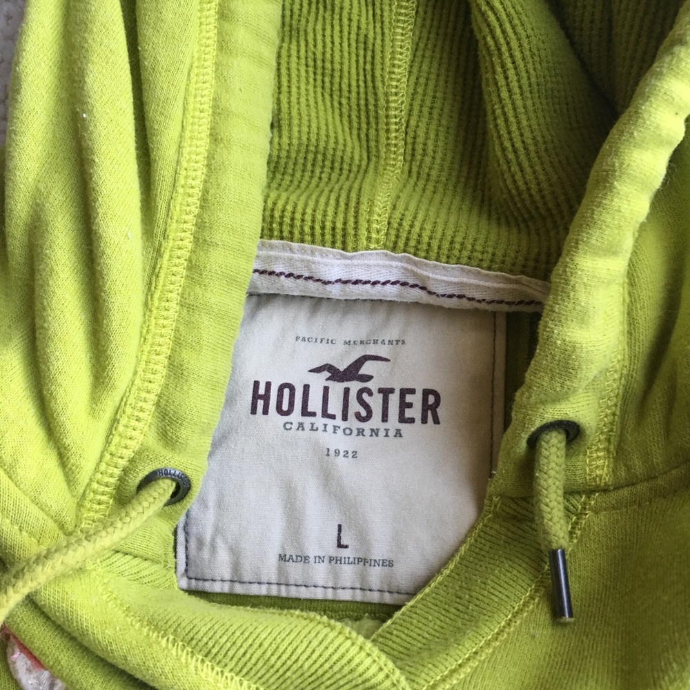 Hollister Sweatshirt.    Size L - Picture 3 of 3